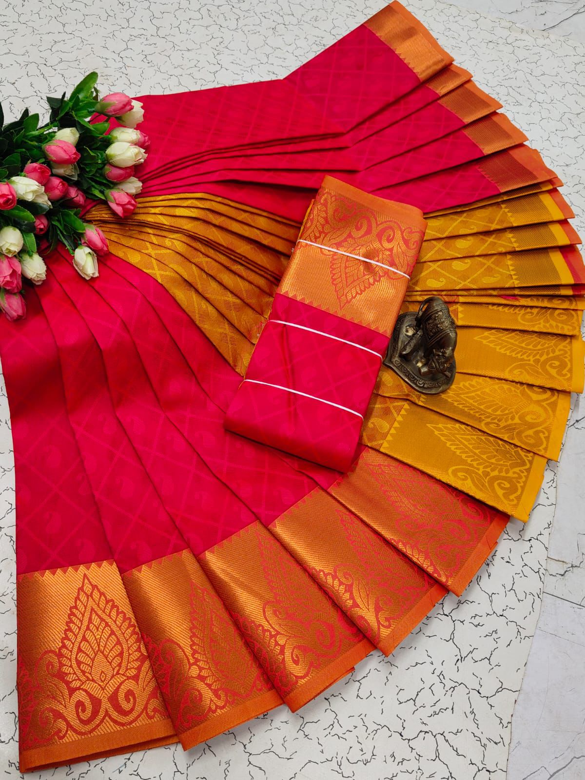 Karizma Silk Saree w/ Pallu Contrast