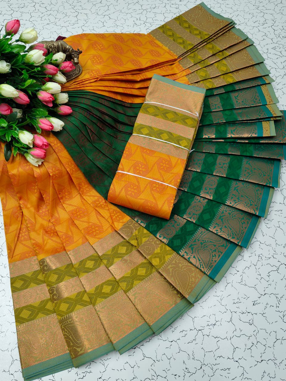 Karizma Silk Saree w/ Pallu Contrast